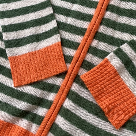 Wool Cropped Hoodie Sweater - Picture 3 of 5